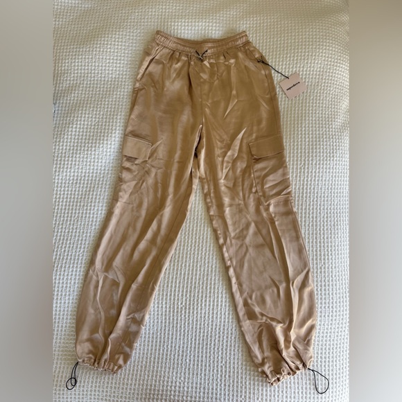 Superdown Rita Cargo Pant in Champagne size XS - Picture 5 of 5